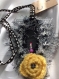 Collier fantasia de cuire d'agneau couleur noir et décor acrylique au crochet avec petites perles modèle unique et jolie 