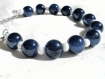 Bracelet bleu marine en perles de verre 