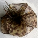 Petite barrette fleur en tissu & plumes et perles 031