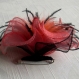 Broche fleur rose/pêche en organza, plumes et perles