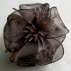 Petite barrette fleur en tissu & plumes et perles 012