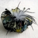 Petite barrette fleur en tissu & plumes et perles 065