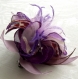 Grande barrette fleur mauve en tissu & plumes et perles