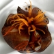 Petite barrette fleur en tissu & plumes et perles 102
