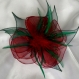 Broche fleur en organza rouge, plumes vertes et perles
