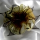 Grande barrette fleur en tissu & plumes et perles 133*
