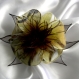 Grande barrette fleur en tissu & plumes et perles 133*
