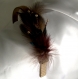 Serre-tête large  beige décorée de plumes et de perles