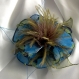 Broche fleur en tissu & plumes et perles 149