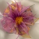 Broche fleur en tissu & plumes et perles 169