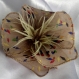 Petite barrette fleur en tissu & plumes et perles 179
