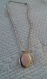 C255- collier en acier inoxydable avec un médaillon en plaqué argent composé d'un quartz rose