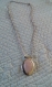 C255- collier en acier inoxydable avec un médaillon en plaqué argent composé d'un quartz rose
