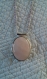C257- collier en acier inoxydable avec un médaillon en plaqué argent composé d'un quartz rose 