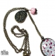Collier pendentif cabochon *fleurs roses* en bronze