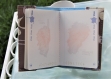 Etui de protection pour passeport en toile cirée motif « trèfle », entièrement doublé – création artisanale