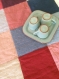 Chemin de table patchwork, dessus de table formé de carrés multicolores