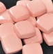 B62b3r / mercerie boutons carrés plastique rose 25mm vendus à l'unité