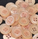 B64a3r / mercerie boutons plastique rose nacré 15mm vendus à l'unité