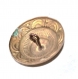 948r / bouton ancien art nouveau en laiton doré dôme ciselé 22mm vendu à l'unité