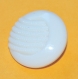 743r / bouton ancien en verre blanc à motif texturé 18mm 