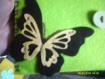Pochette à rabat en feutrine avec papillon  entièrement  cousu et brodé main - doublée de tissu fleuri