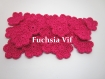 2 fleurs en crochet 3,5 cm coloris fuchsia vif
