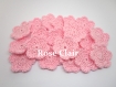 2 fleurs en crochet 3,5 cm coloris rose clair