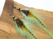 Boucles d'oreilles plumes leïka- ethnic feather - bijoux ethniques - bijoux acier inoxydable en plumes vertes et perles en bois,