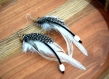 Boucles d'oreilles plumes kahsha - ethnic feather - plume blanche et noire