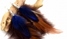 Boucles d'oreilles 3 plumes waneta - ethnic feather - plume bleue  roi et marron
