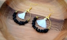 Créoles dorées onyx, bijoux boho chic noir et blanc  - boucles d'oreilles - gemstone earrings - gold plated hoops