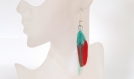 Boucles d'oreilles plumes de noël - ethnic feather - plume aux couleurs de fête- plumes rouge, vert et blanc