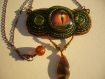 Collier brodé de perles motif oeil de dragon original