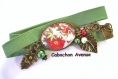 B3.584 bijou femme pivoines rouge sakura bracelet biais tissu bijou fantaisie bronze cabochon verre feuilles vertes fleurs d'asie asiatique chine chinoise japon japonaise (série 1)