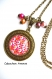 B3.875 bijou femme motifs rétro vintage collier pendentif bijou fantaisie bronze cabochon verre 70's pop sixties seventies retrographique geometrique multicolore 