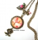B3.984 bijou femme roses collier pendentif bijou fantaisie bronze cabochon verre bouquet fleurs roses anciennes rétro vintage (série 5)