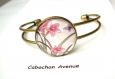 B3.1006 bijou femme sakura cherry blossom papillon bracelet jonc bijou fantaisie bronze cabochon verre fleurs de cerisier d'asie asiatique chine chinoise japon japonaise (série 2)