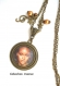 B3.1142 bijou femme rihanna collier pendentif bijou fantaisie bronze cabochon verre célébrité chanteuse music guitare notes de musique étoile star (série 1)