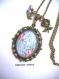 B3.1181 bijou femme cage aux oiseaux collier pendentif filigrane bijou fantaisie bronze cabochon verre cage oiseau romantique fleurie fleurs roses multicolore bleu (série 2)