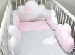 5 coussins pour tour de lit 60cm large ou autre dans la chambre de bébé, nuages, rose et blanc