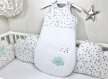 Tour de lit bébé 60cm large, nuages,  5 coussins, vert d'eau clair et blanc à étoiles grises