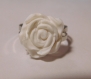 Bague rose blanche