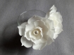 2 pics à chignon fleurs blanches en soie