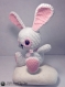 Pinky lapin doudou amigurumi crochet grise et rose 