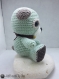 Diego chien doudou amigurumi crochet vert et marron 