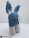 Mango doudou lapin  amigurumi crochet bleu et gris 