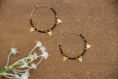 Boucles d'oreille : créole etnique perles miyuki noire et ses triangles dorés