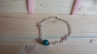 Bracelet argenté et perles colorées