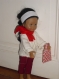 Vêtement de poupée (33cm): en rouge et blanc: pull, pantalon, sac, écharpe  et serre-tête